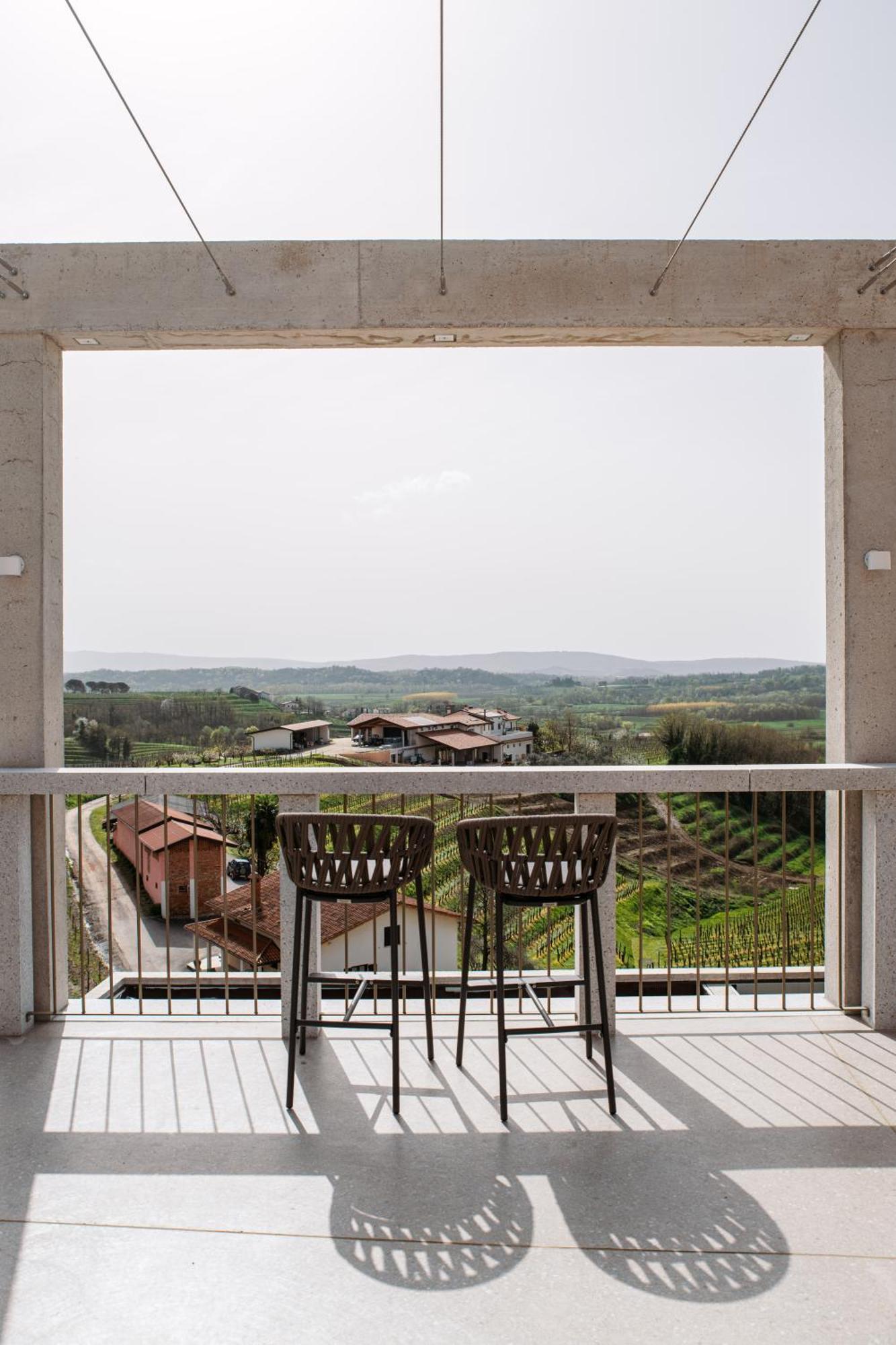 Posestvo Scurek Wine Acomodação com café da manhã Dobrovo Exterior foto