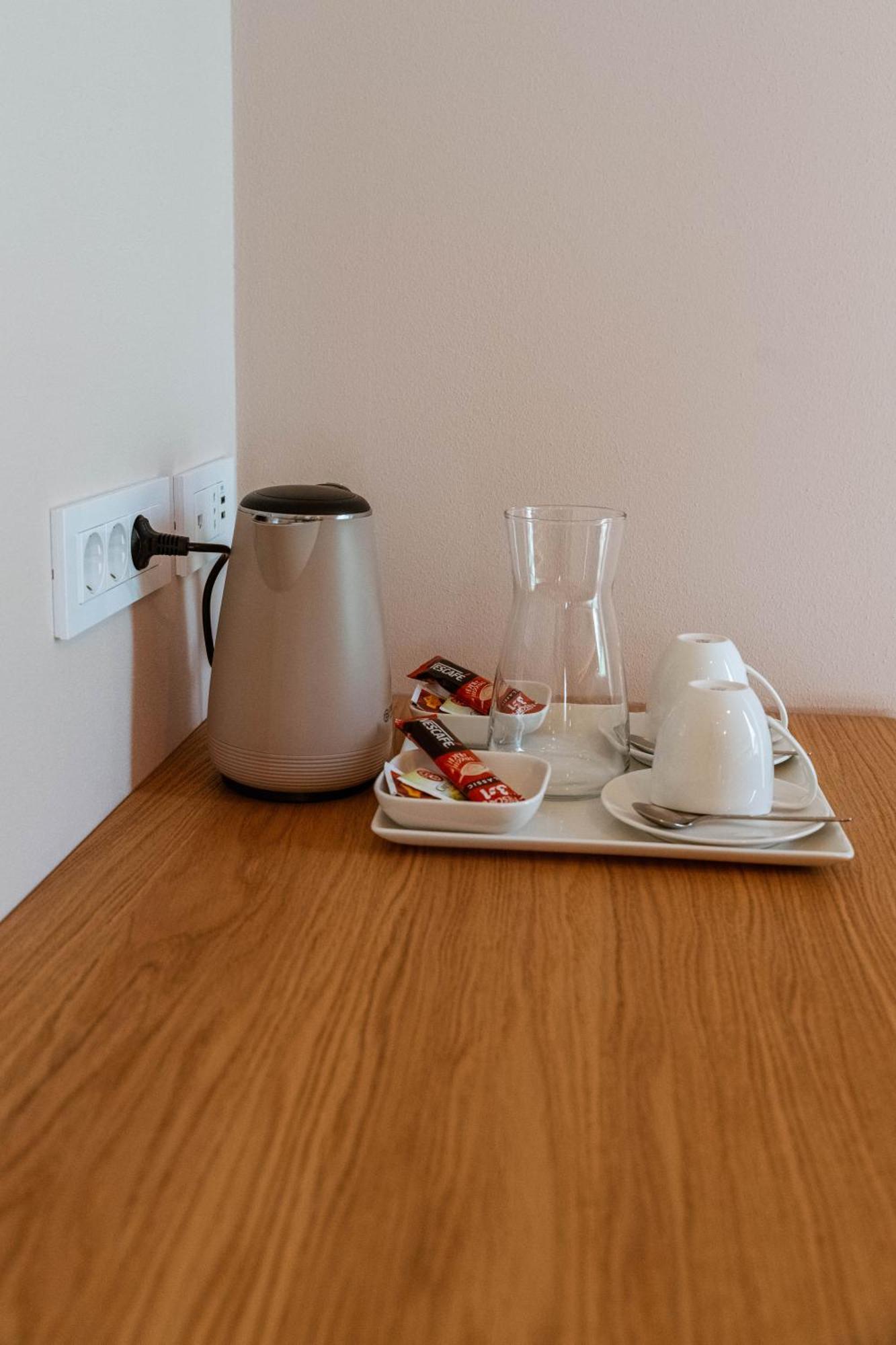 Posestvo Scurek Wine Acomodação com café da manhã Dobrovo Exterior foto
